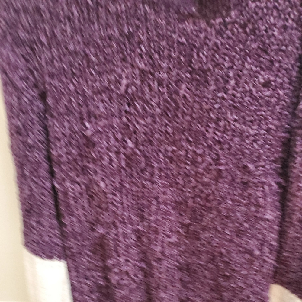 Sweaters - Picture 2 of 9